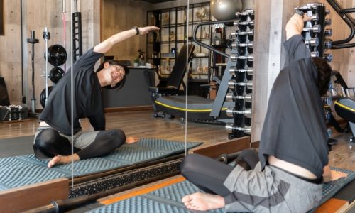 20代男性がピラティスを始めるべき5つの理由 – 健康とパフォーマンスを支えるための必要性