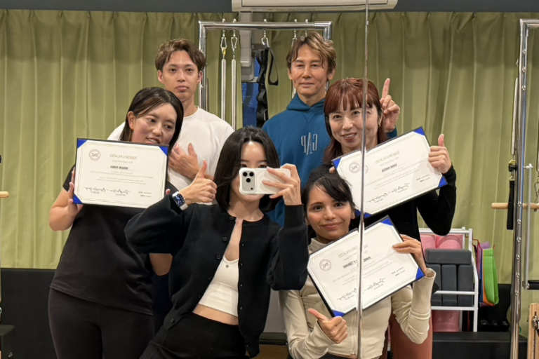 スタッフ同士で学び合う様子